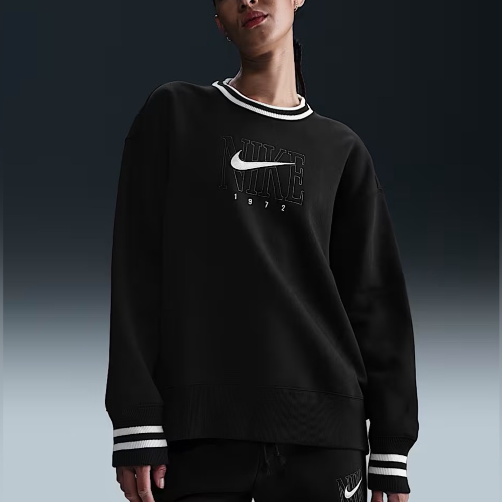 NWT Nike Sportwear Phoenix Fleece Women’s Oversized Graphic Crew-Nevk Sweatshirt